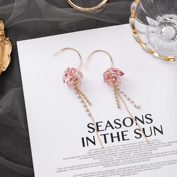 ❤️️NEW UNIQUE Flower Hoop Handmade Earrings F25 - Picture 2 of 2